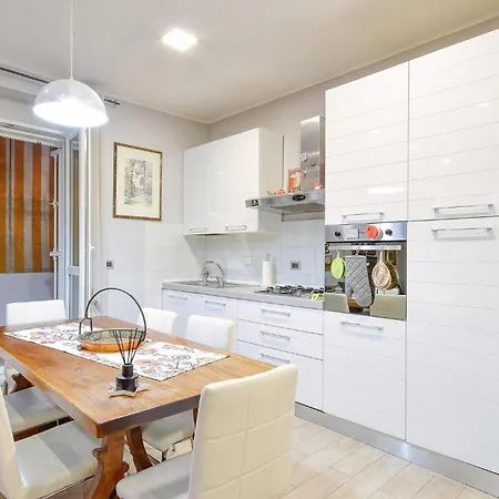 Beautiful In With Kitchen * Gênes